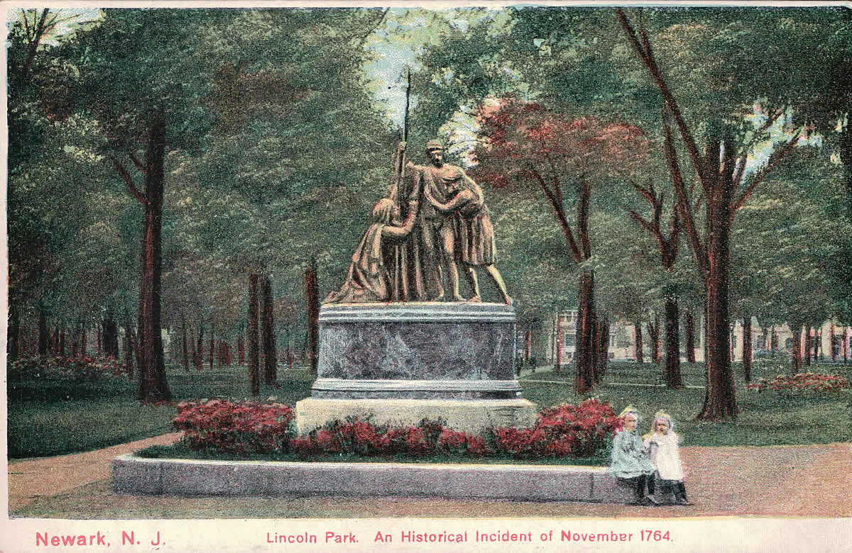 Statue
Postcard
