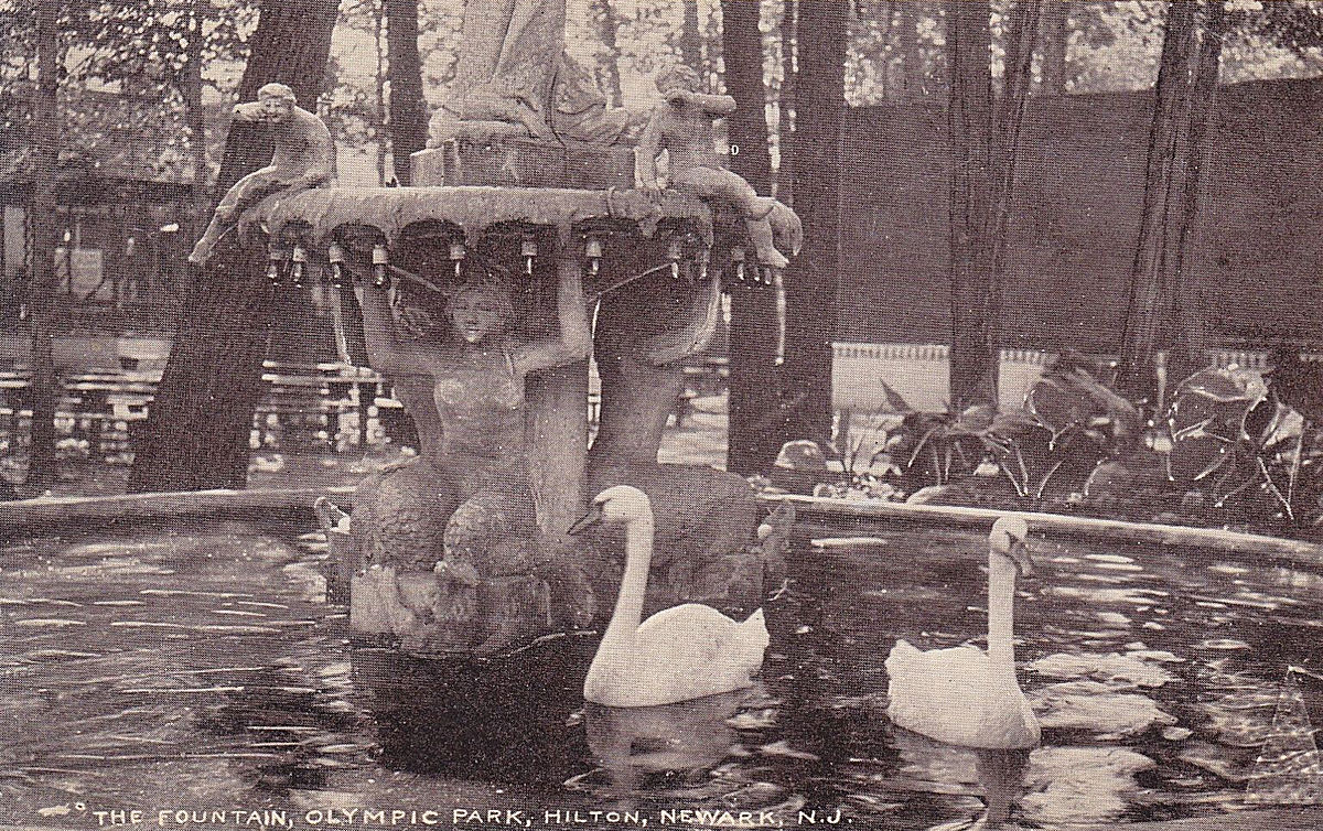 Fountain
Postcard
